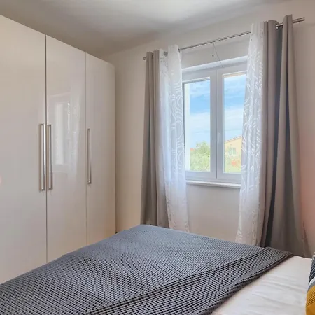 Holiday home Kozada Stinjan